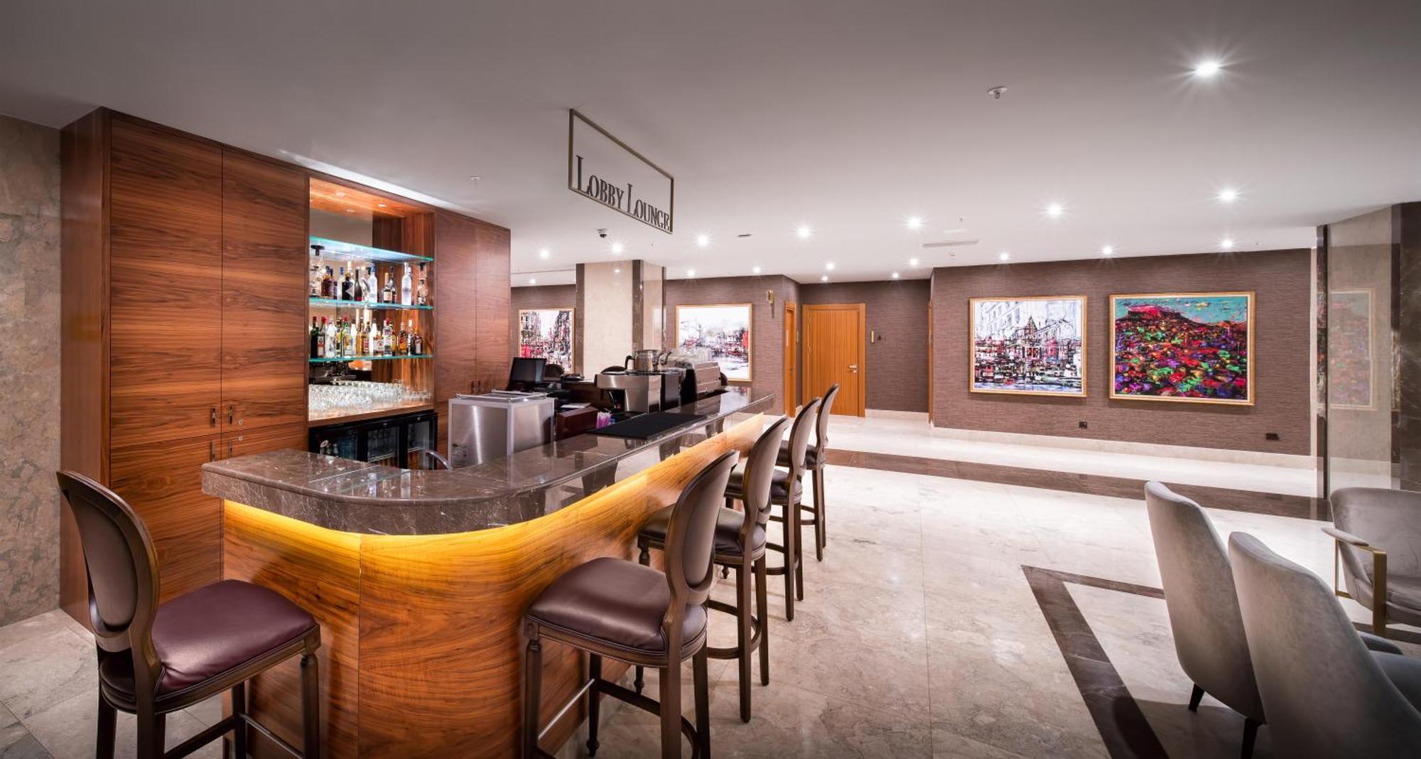 Concorde Tower Hotel & Casino Nicósia Exterior foto The bar at the London Marriott West End