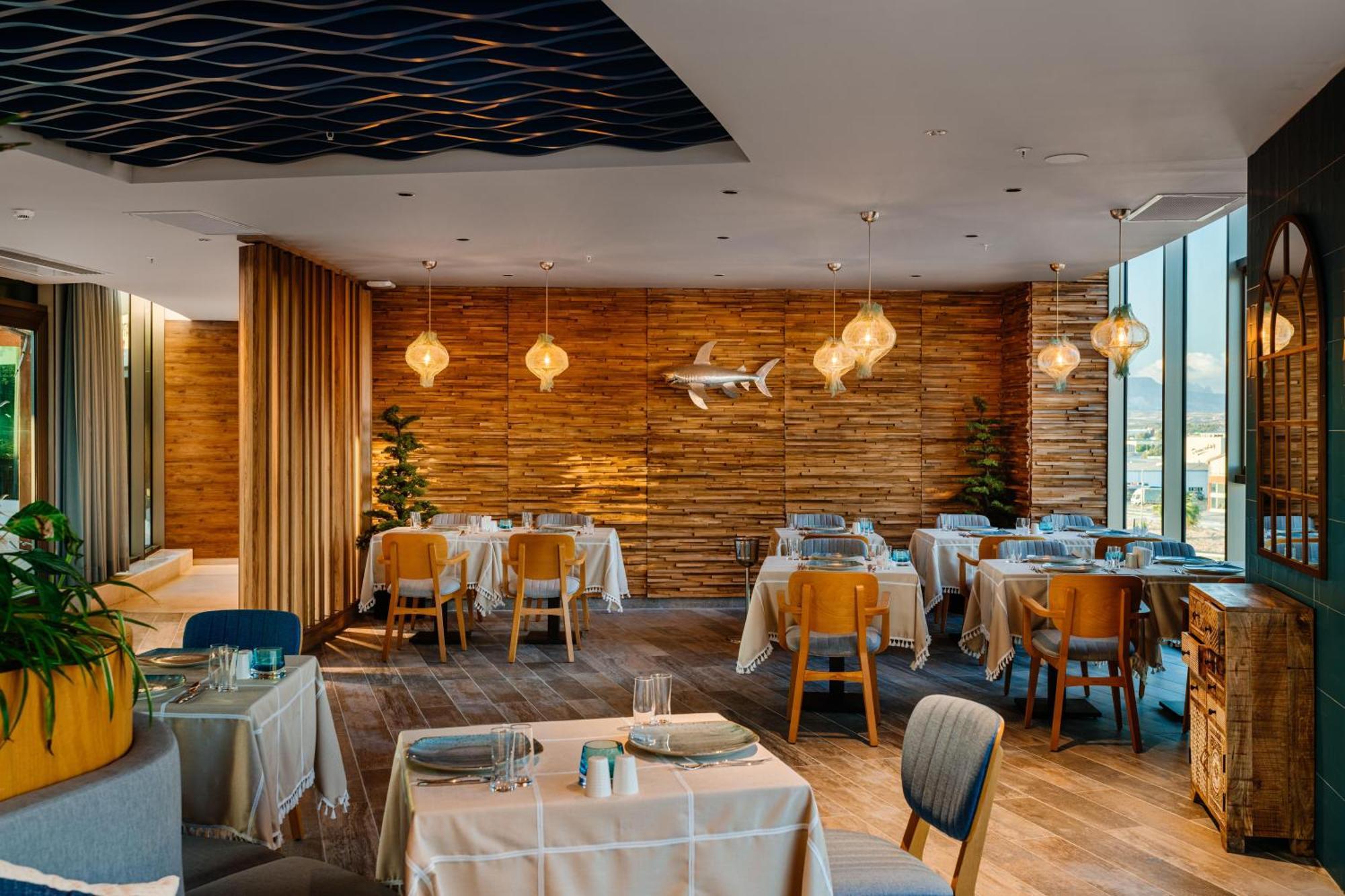Concorde Tower Hotel & Casino Nicósia Exterior foto Restaurant